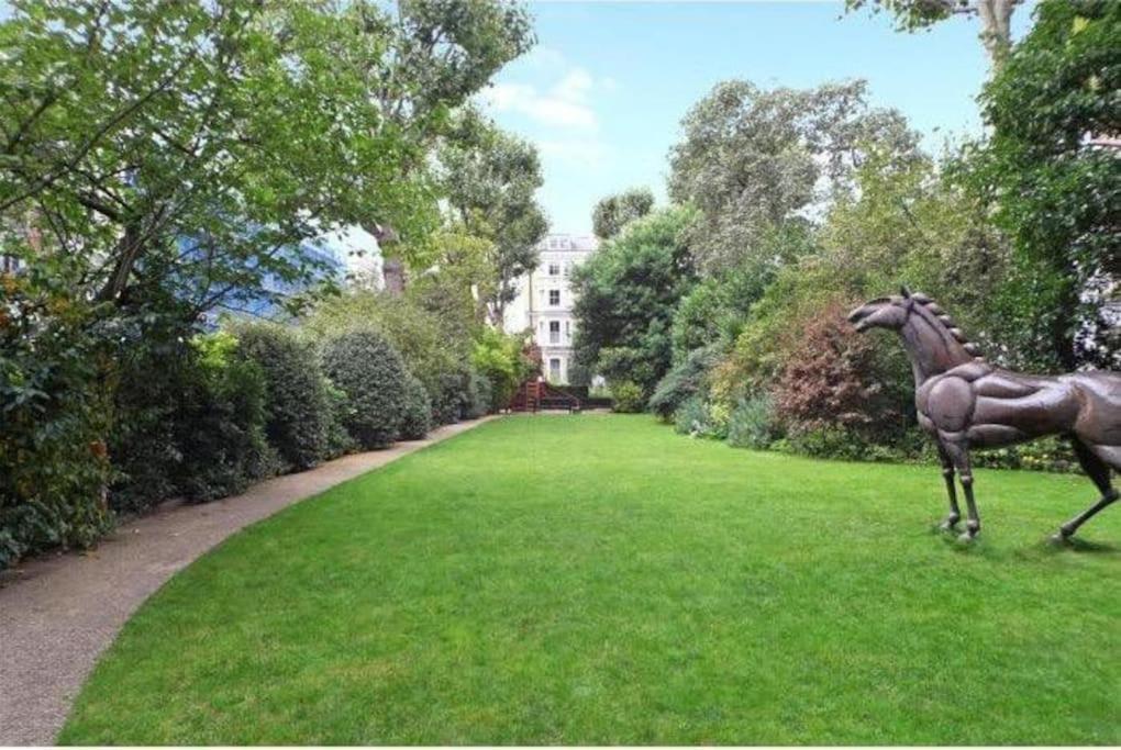 Apartmán Stunning 2 Bed/2Bath Flat In Heart Of Kensington Londýn Exteriér fotografie