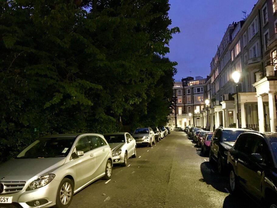 Apartmán Stunning 2 Bed/2Bath Flat In Heart Of Kensington Londýn Exteriér fotografie