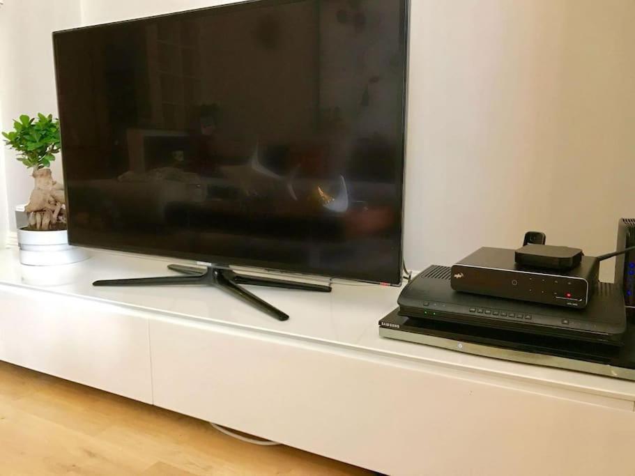 Apartmán Stunning 2 Bed/2Bath Flat In Heart Of Kensington Londýn Exteriér fotografie